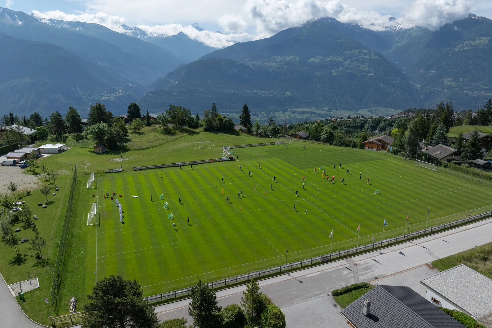 Fussball-Anlage Bluche, Schweiz, mit Naturrasen