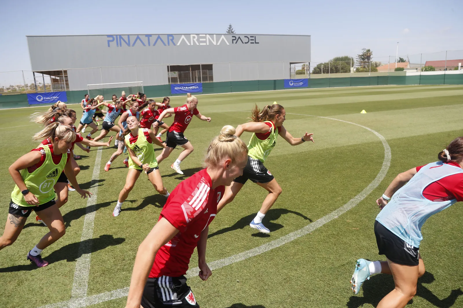 Fussball-Anlage Pinatar Arena, Spanien, mit Naturrasen