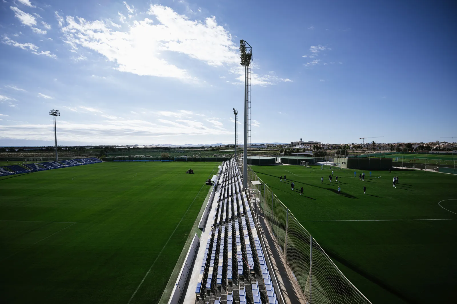 Fussball-Anlage Pinatar Arena, Spanien, mit Naturrasen