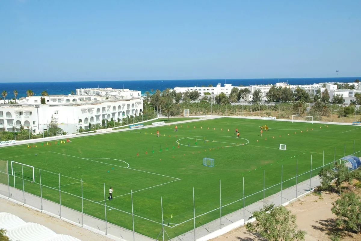 Fussball-Anlage Port El Kantaoui, Tunesien, mit Naturrasen, nähe Meer