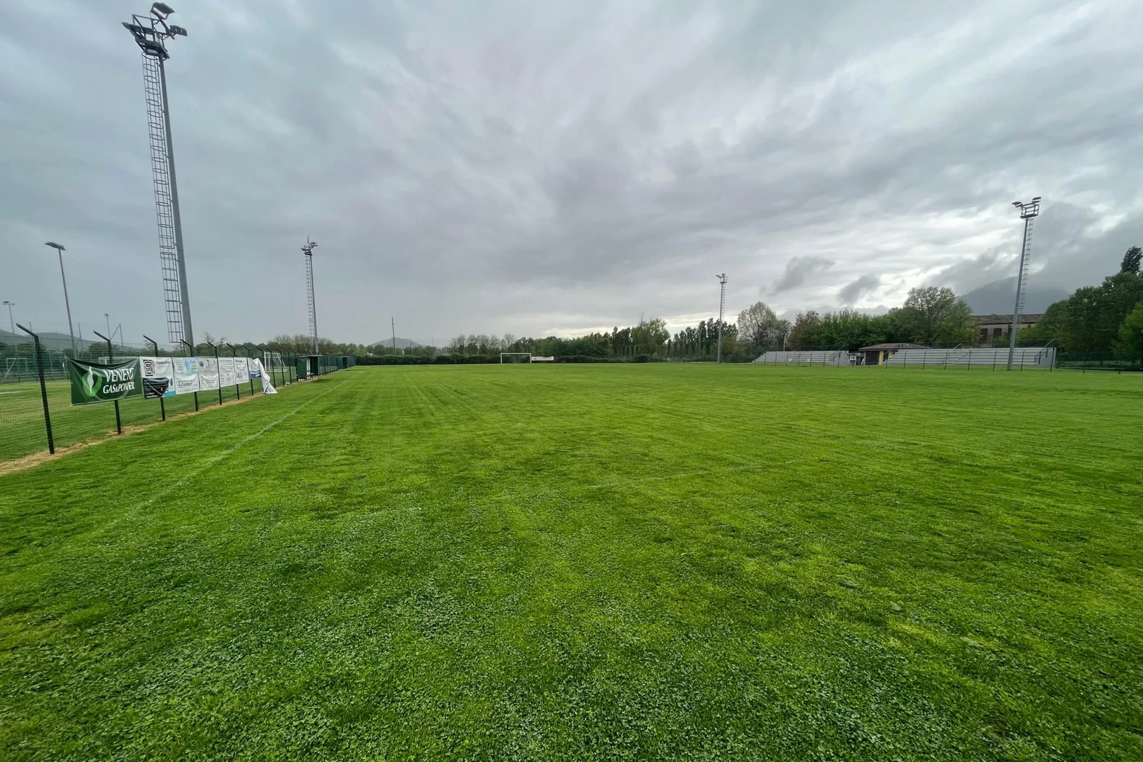 Terrain de football du Galzignano Resort, Italie, avec gazon naturel