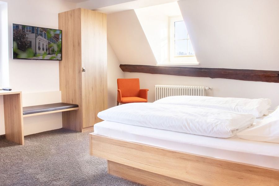 Landhotel Gasthof zum Hirsch, Rooms, Germany